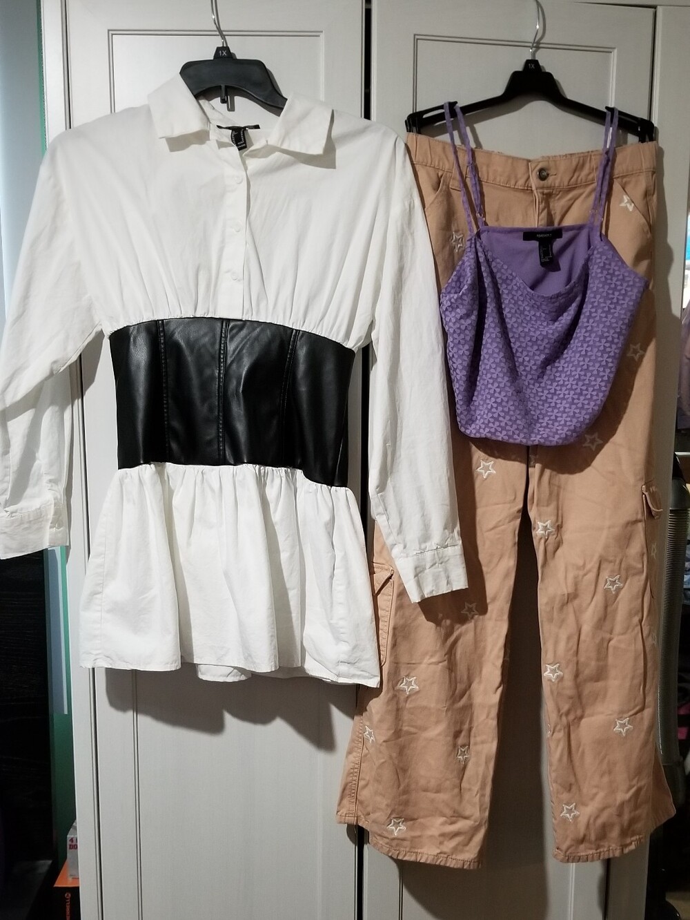 Forever 21 Medium Lot 2 Tops, 1 Pair Jeans